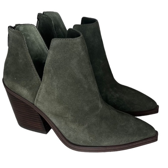 Vince Camuto Shoes - NWOB Vince Camuto Gigietta Suede Bootie Dark Green
